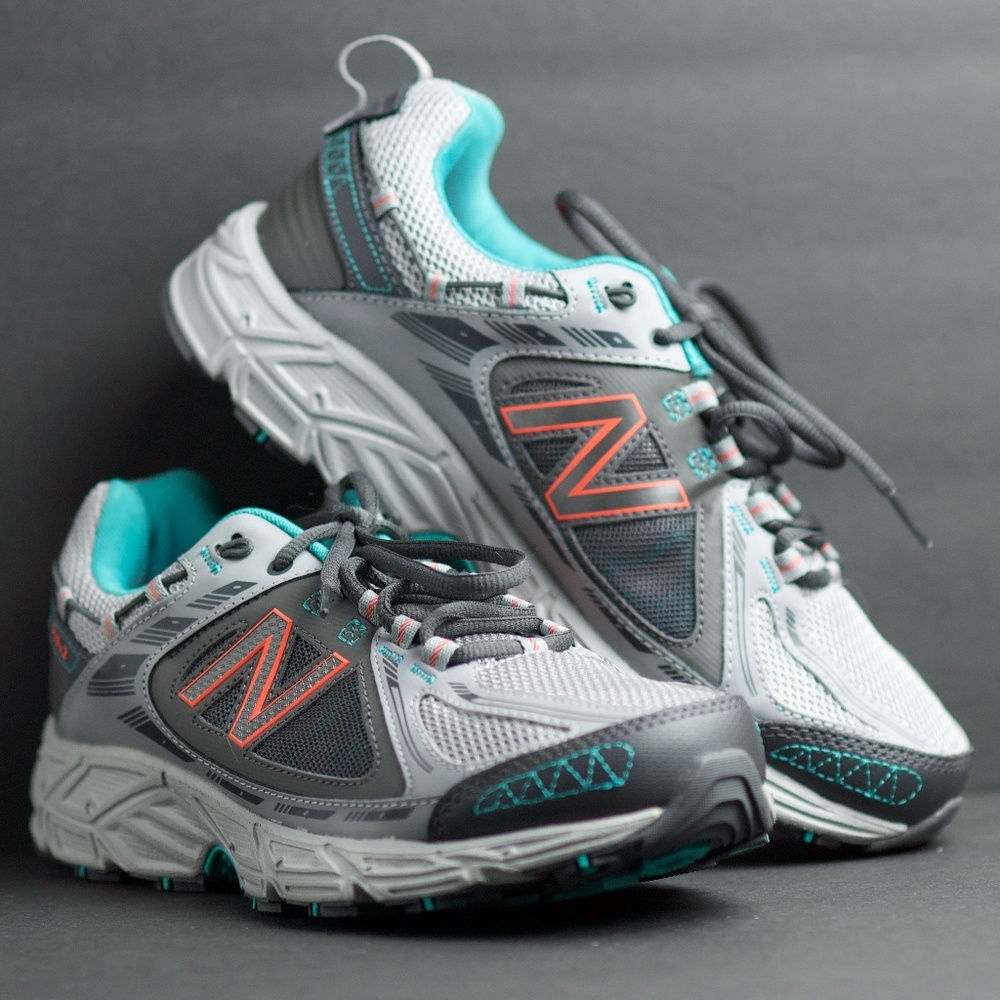 Size 9.5 NB Womens Sneakers